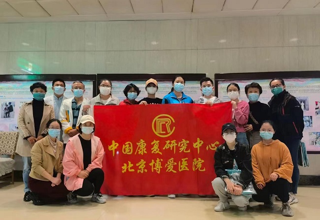 图为核酸外采队员合影